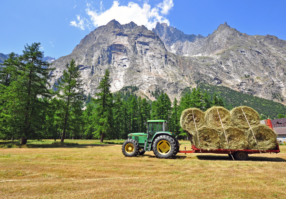 tractor-mobile-air-conditioning-service-surrey